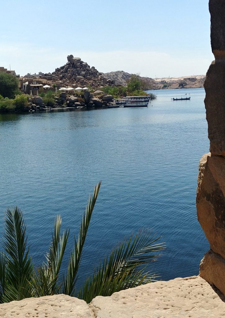 vue sur le Nil depuis une fenêtre du Temple de Philae
